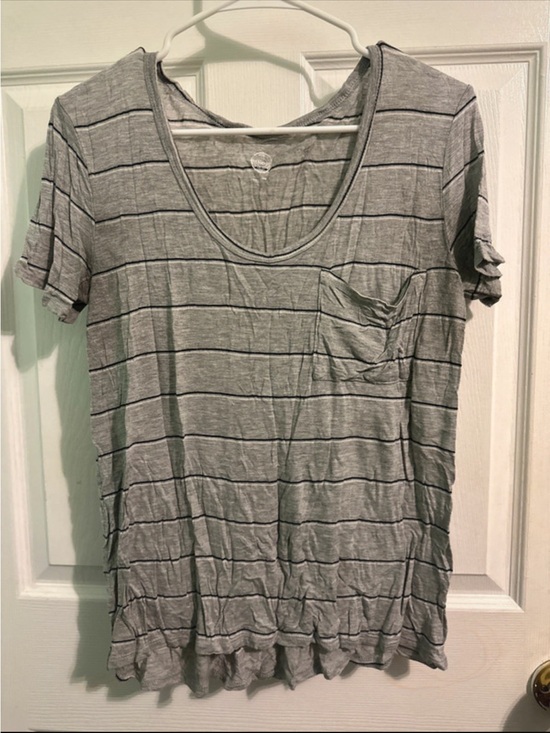 SO Tops - SO Gray Striped Scoop Neck Pocket Tee